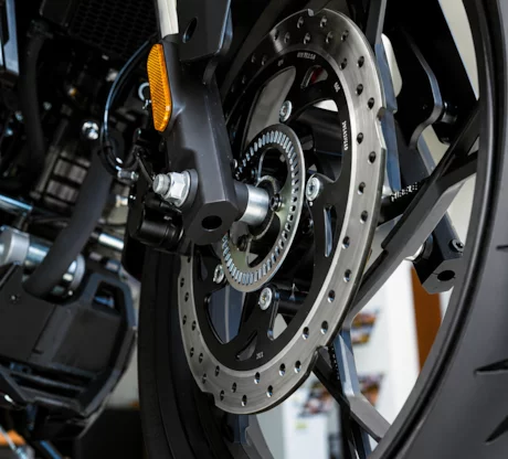 VOGE 125 RS brzda