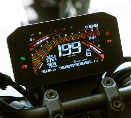 VOGE 125 RS displej